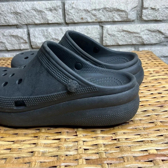 Kids Platform Crocs - Picture 6 of 8